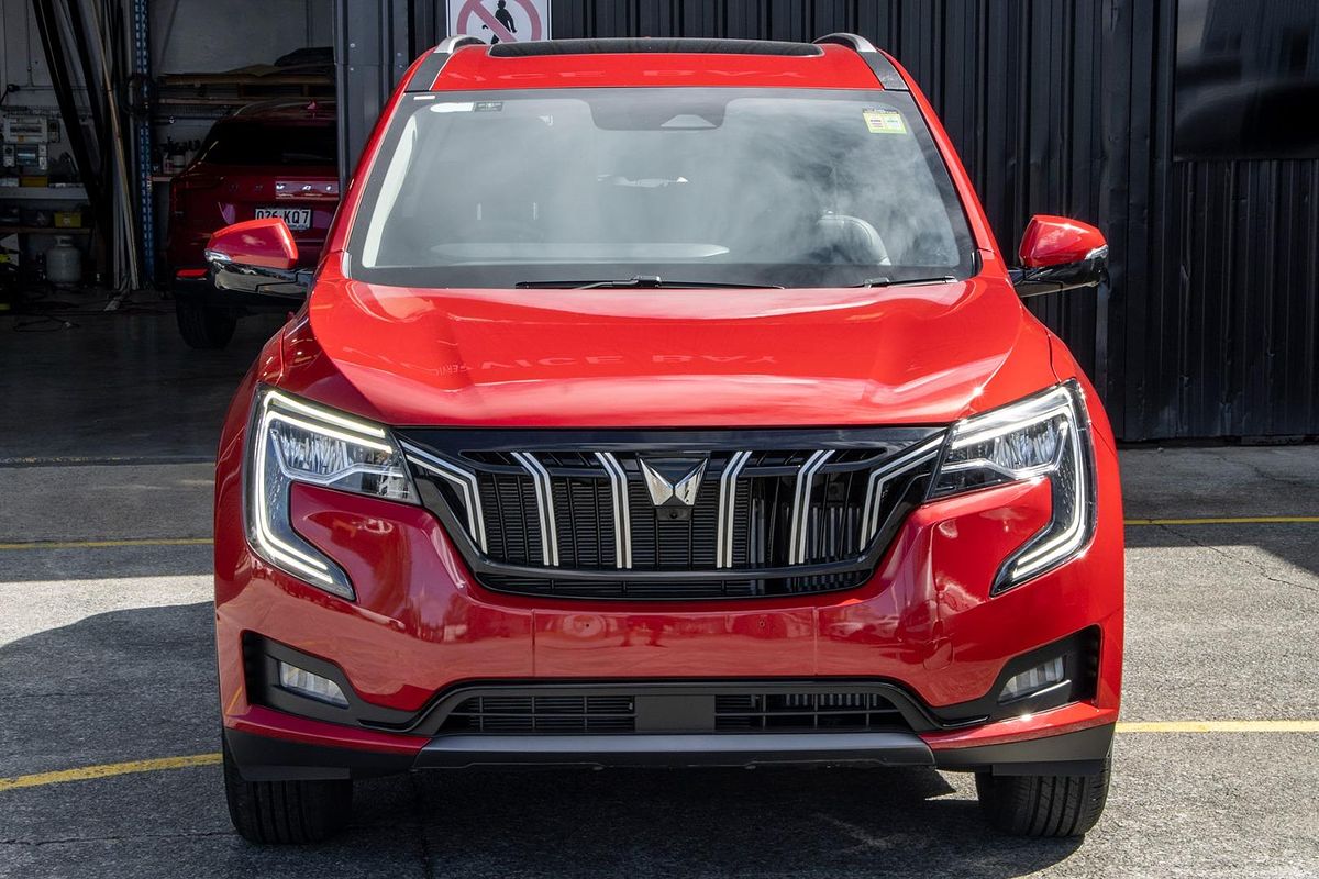 2025 Mahindra XUV700 AX7L
