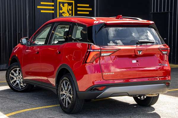 2025 Mahindra XUV700 AX7L