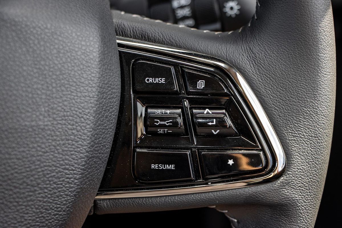 2025 Mahindra XUV700 AX7L