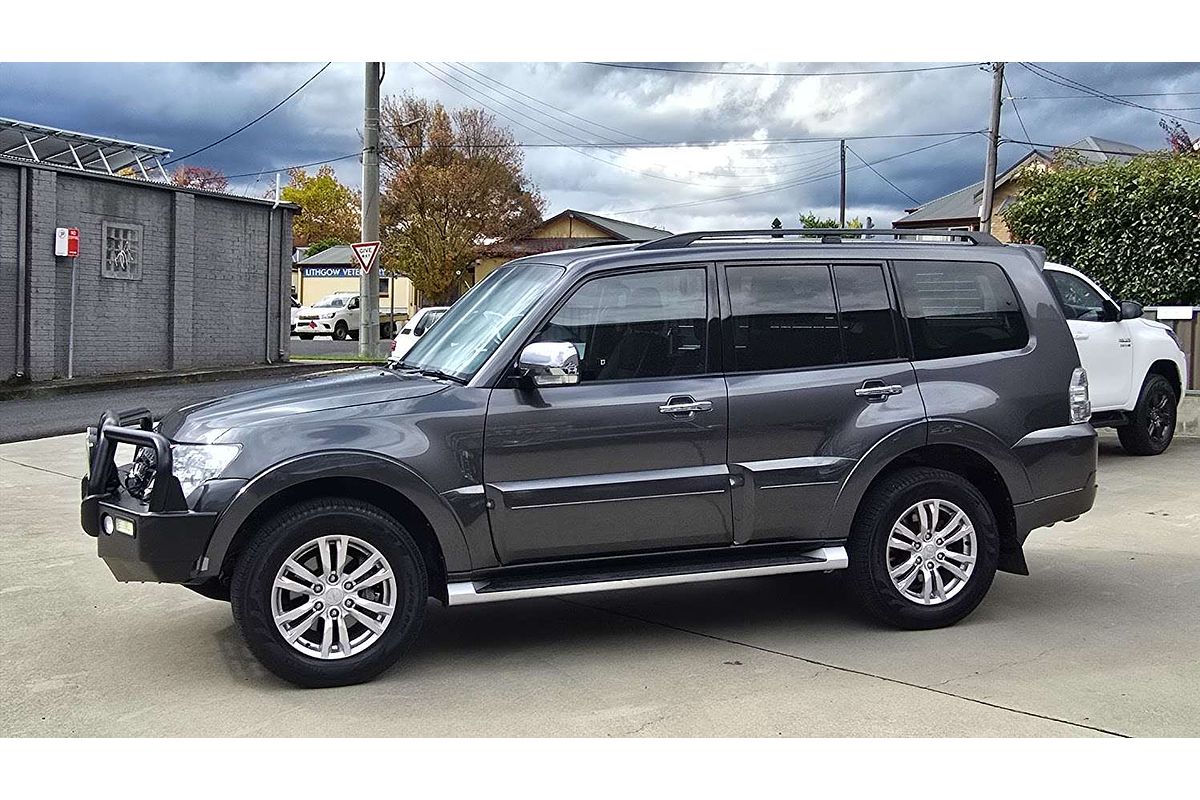 2017 Mitsubishi Pajero GLS NX