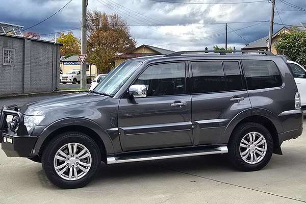 2017 Mitsubishi Pajero GLS NX