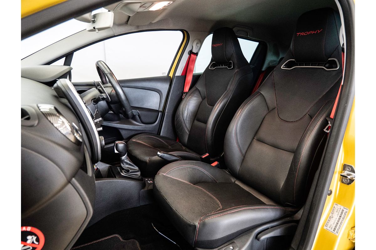 2016 Renault Clio R.S. 220 Trophy IV B98