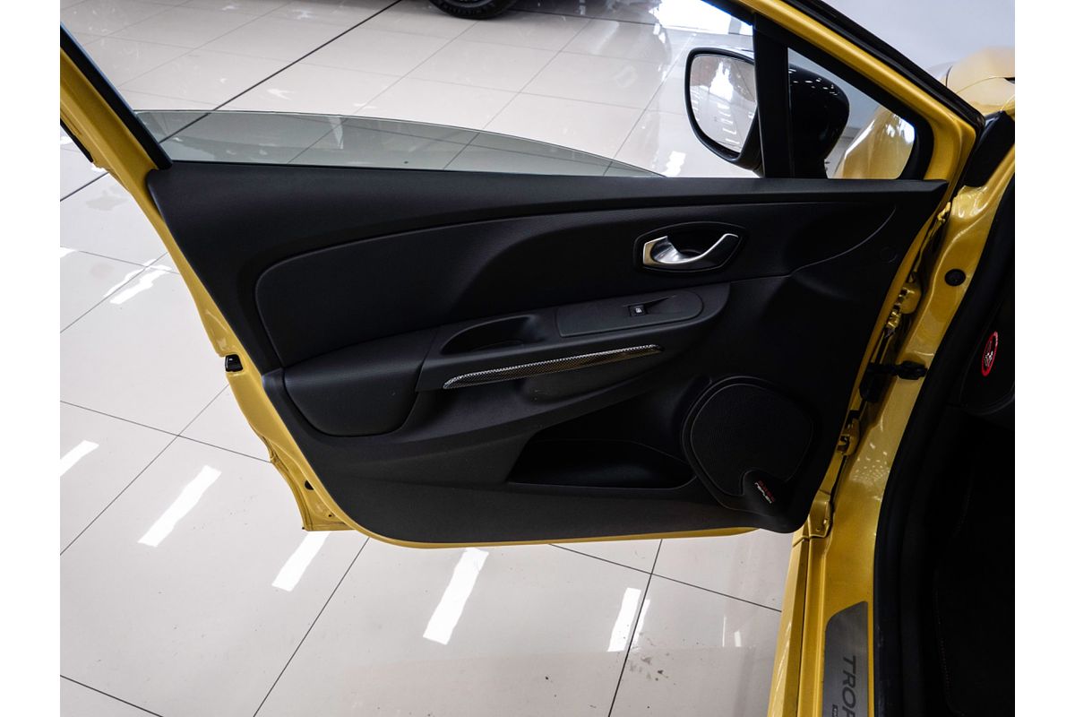 2016 Renault Clio R.S. 220 Trophy IV B98