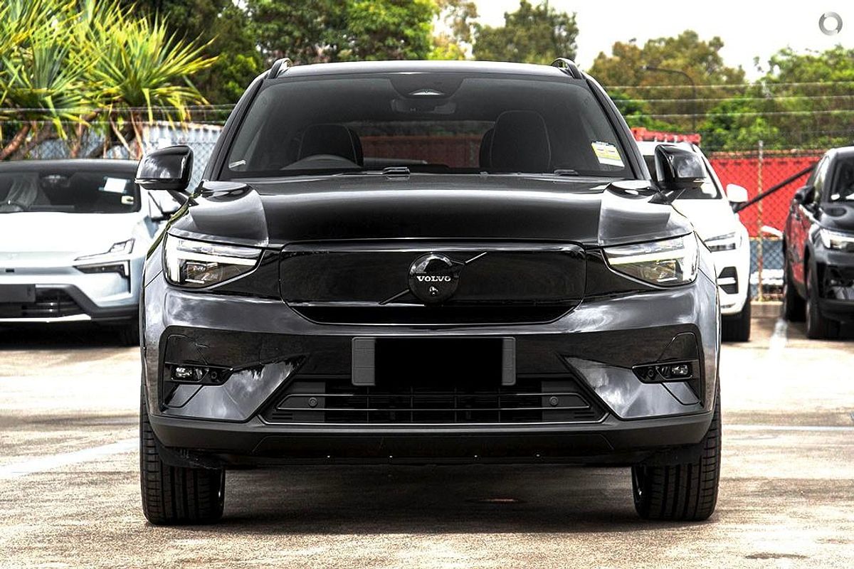 2025 Volvo EX40 Black Edition