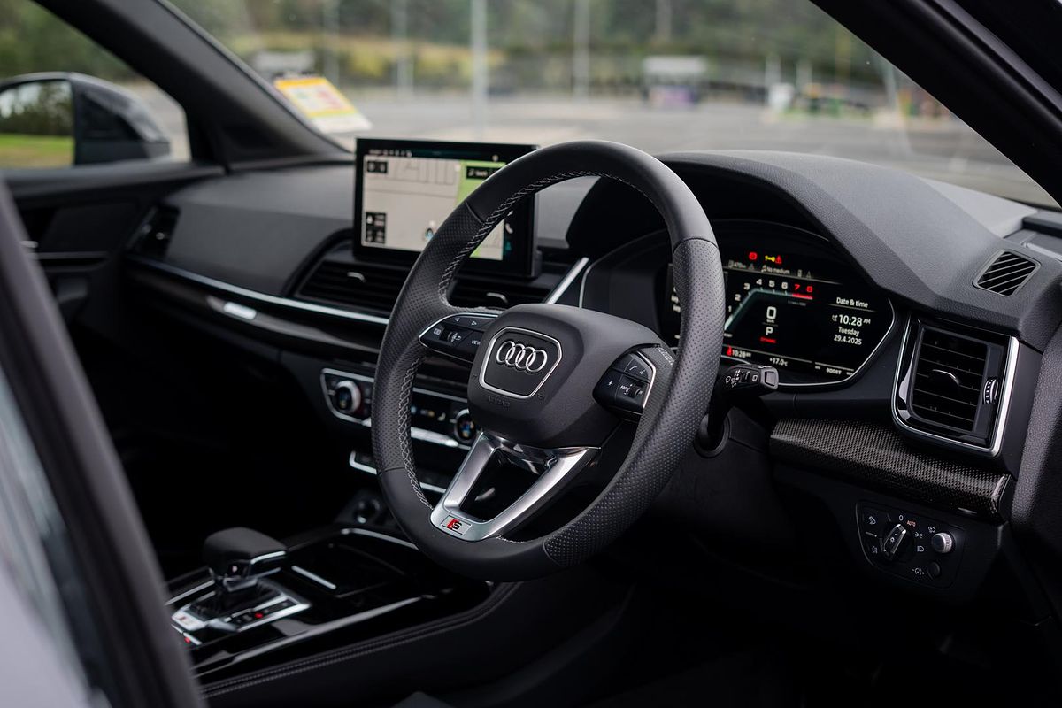 2025 Audi SQ5 TFSI FY