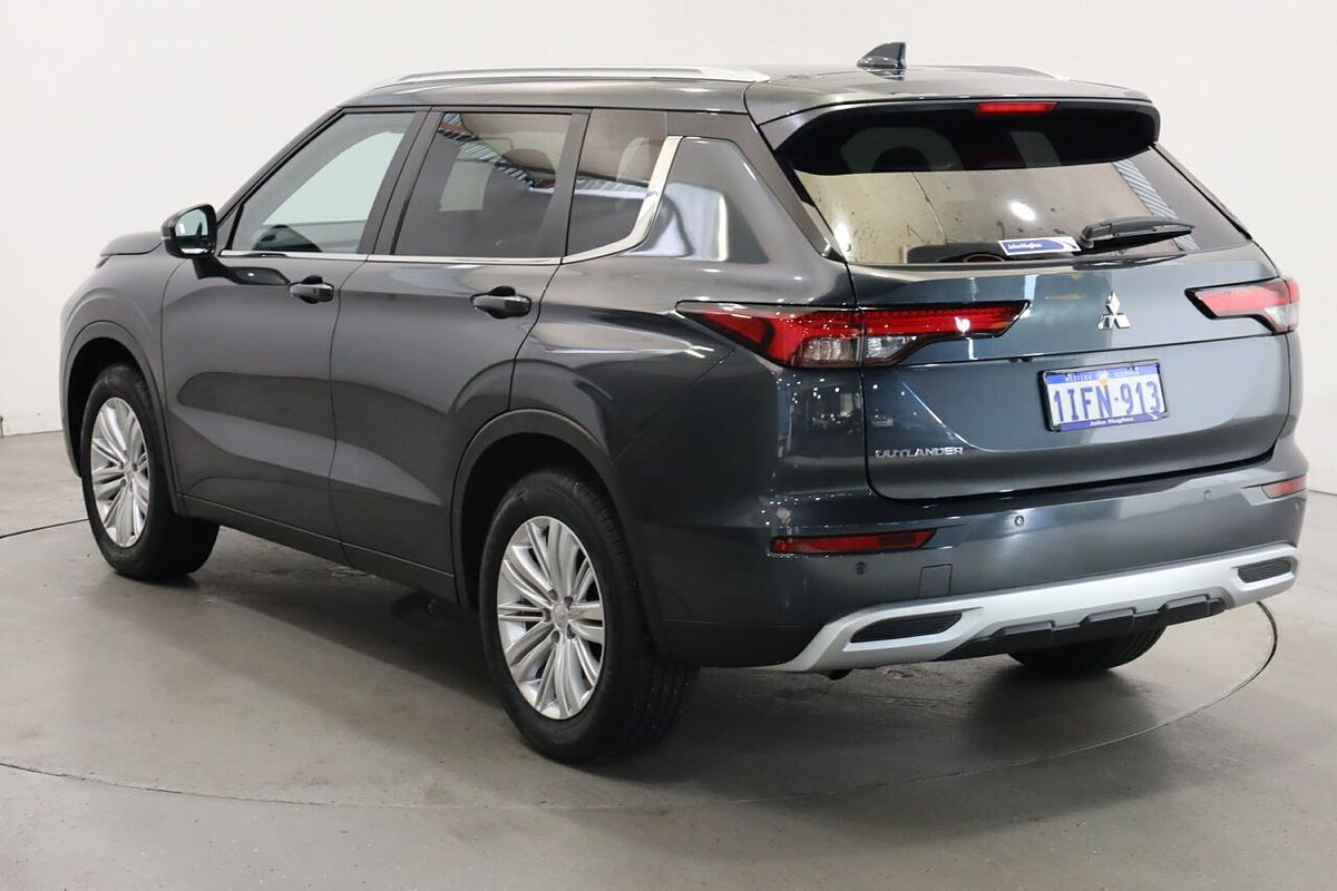 2024 Mitsubishi Outlander LS ZM