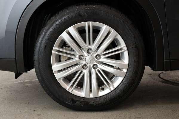 2024 Mitsubishi Outlander LS ZM