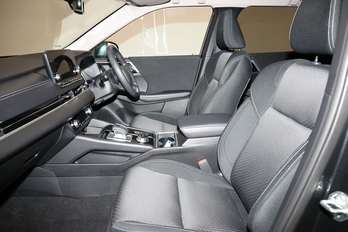 2024 Mitsubishi Outlander LS ZM