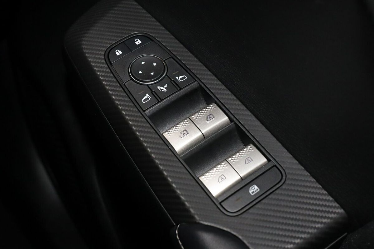 2024 Mitsubishi Outlander LS ZM