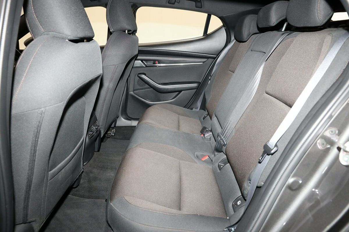 2024 Mitsubishi Outlander LS ZM