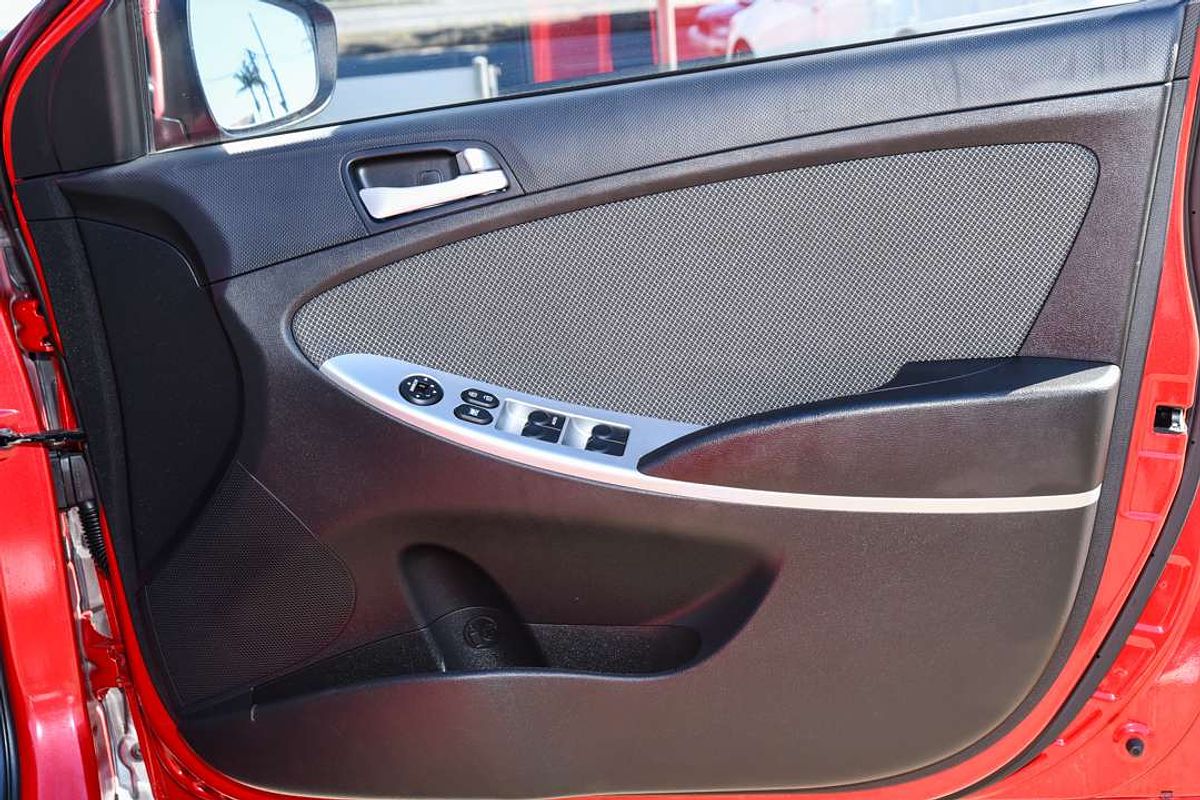2012 Hyundai Accent Active RB