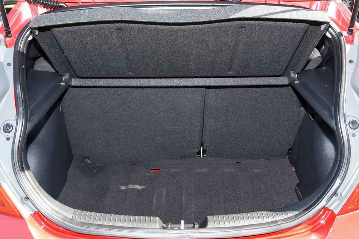 2012 Hyundai Accent Active RB