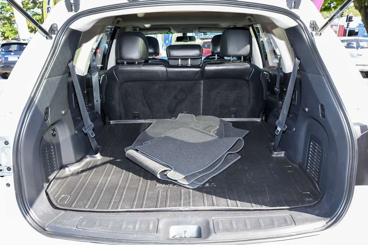 2015 Nissan Pathfinder ST-L R52