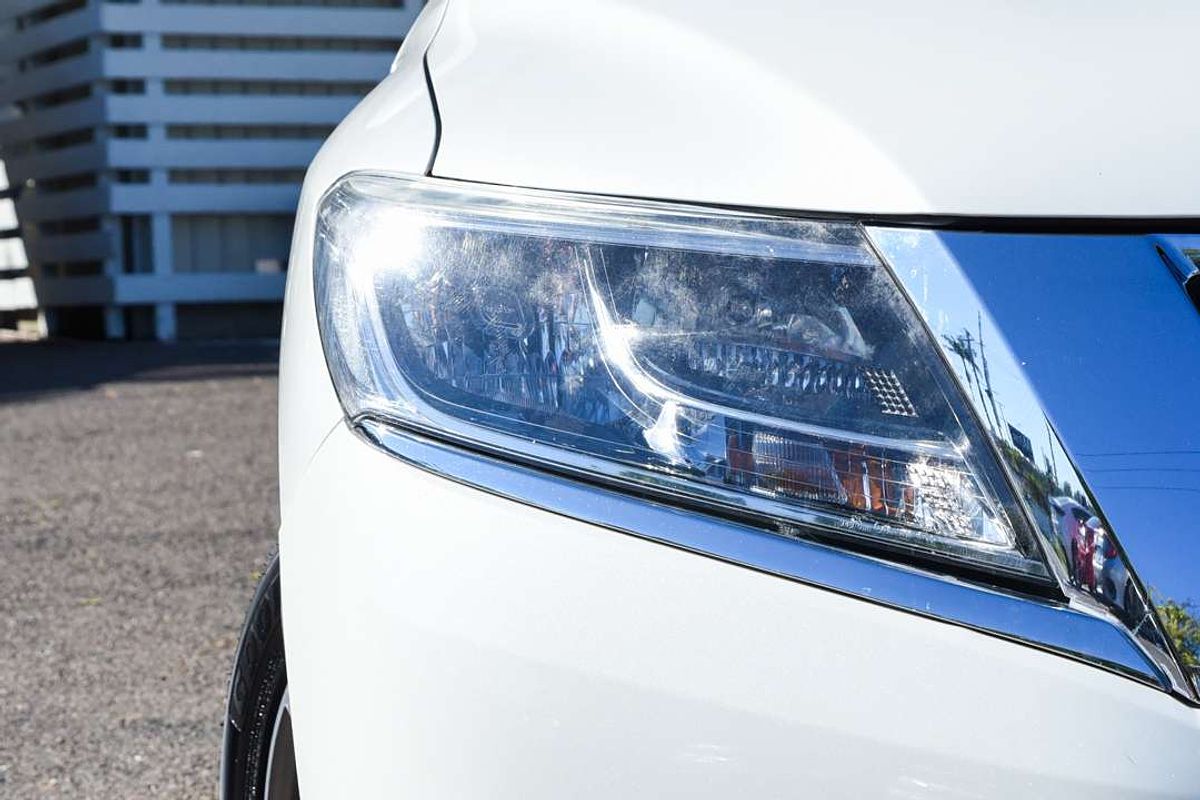 2015 Nissan Pathfinder ST-L R52