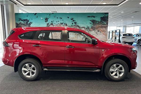 2025 Isuzu MU-X LS-M