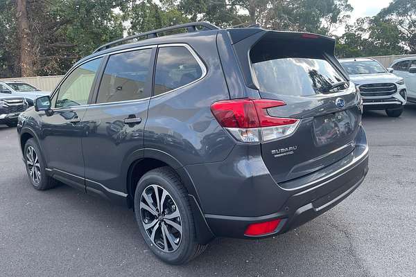 2024 Subaru Forester 2.5i Premium S5