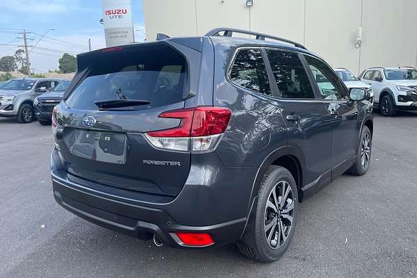2024 Subaru Forester 2.5i Premium S5