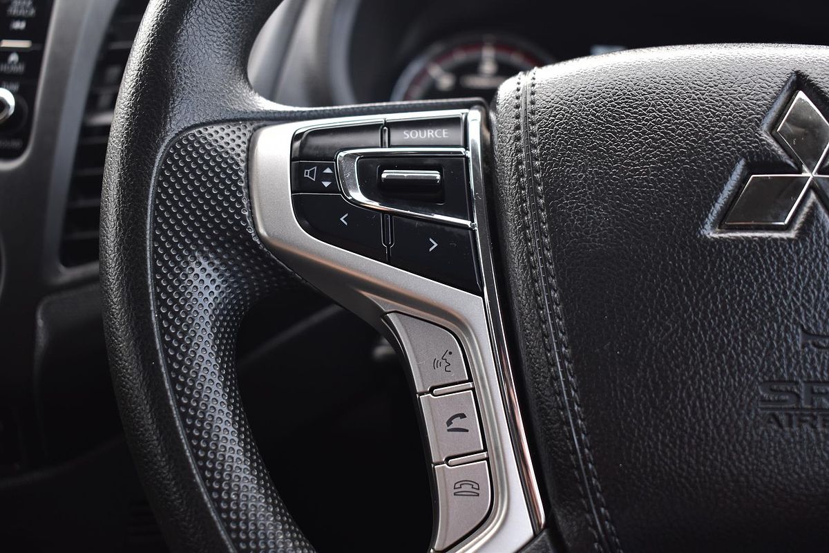 2020 Mitsubishi Triton GLX MR 4X4