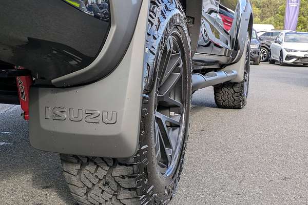 2025 Isuzu D-MAX BLADE 4X4
