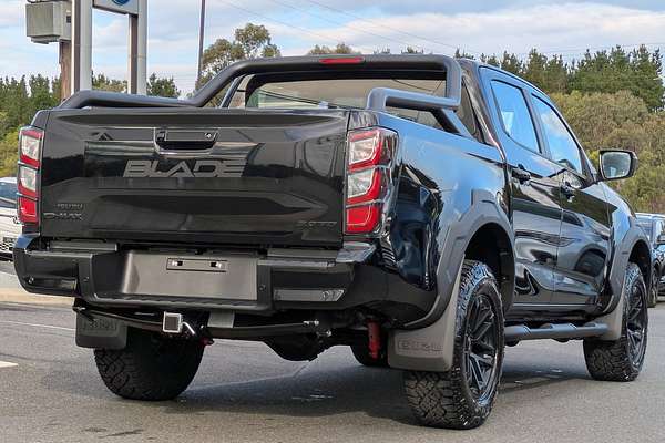 2025 Isuzu D-MAX BLADE 4X4