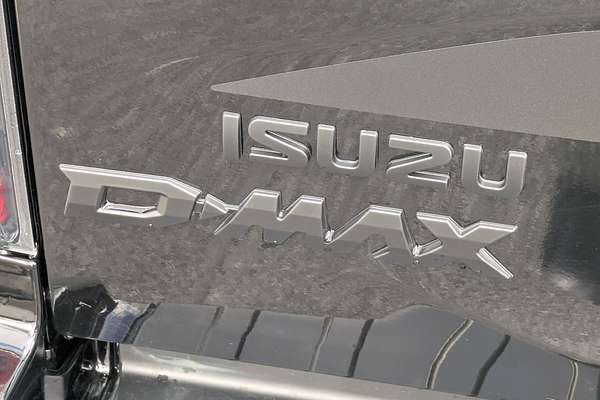 2025 Isuzu D-MAX BLADE 4X4