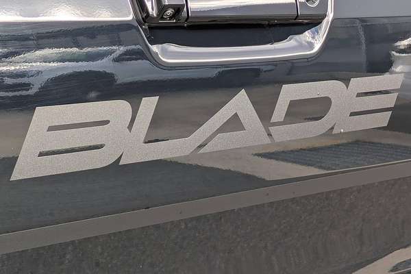 2025 Isuzu D-MAX BLADE 4X4