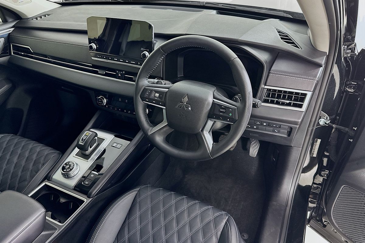 2024 Mitsubishi OUTLANDER PHEV EXCEED 5+2 SEAT (AWD) ZM MY24