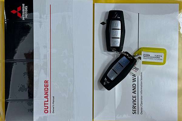 2024 Mitsubishi OUTLANDER PHEV EXCEED 5+2 SEAT (AWD) ZM MY24