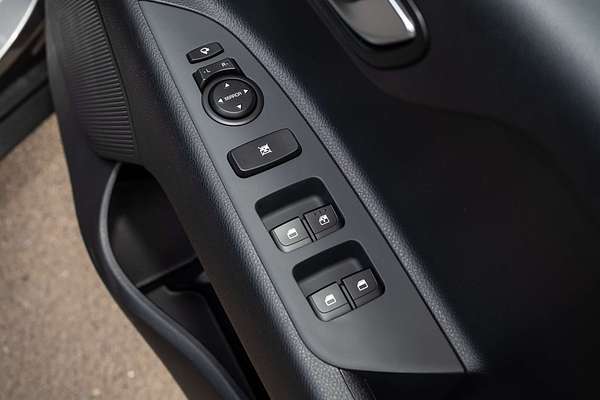 2025 Kia Stonic Sport YB