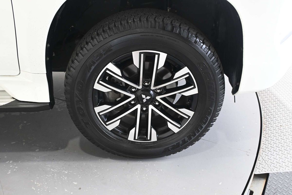 2023 Mitsubishi Pajero Sport GLS QF