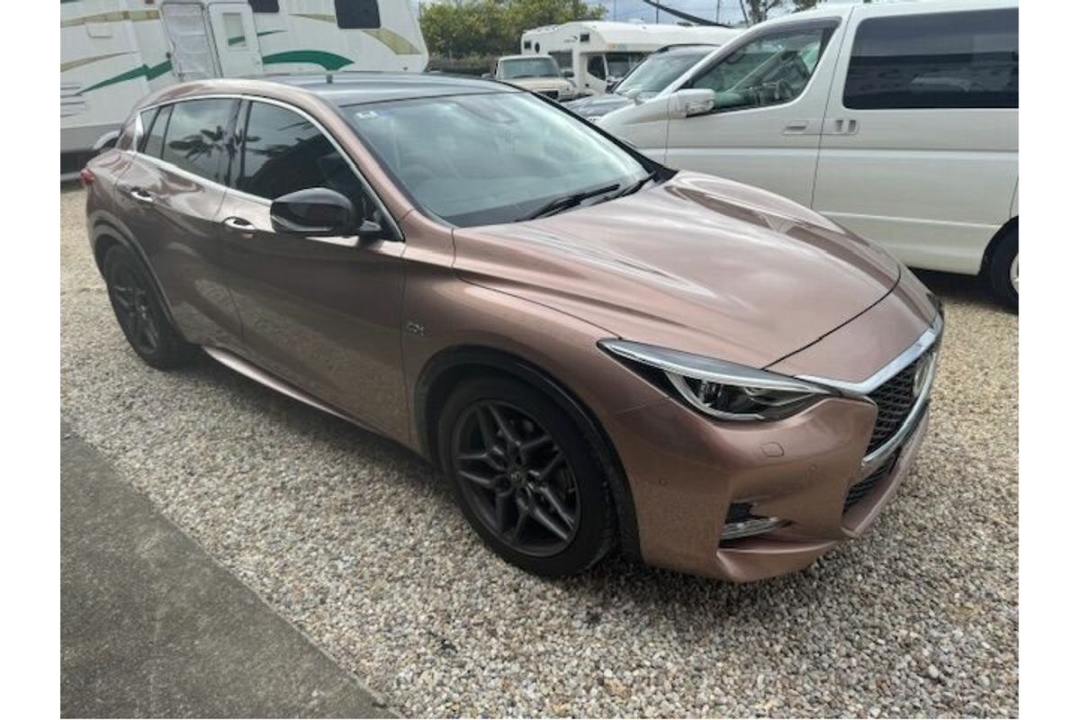 2016 INFINITI Q30 Sport Premium 2.0T H15