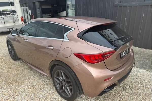 2016 INFINITI Q30 Sport Premium 2.0T H15