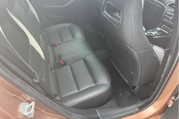 2016 INFINITI Q30 Sport Premium 2.0T H15