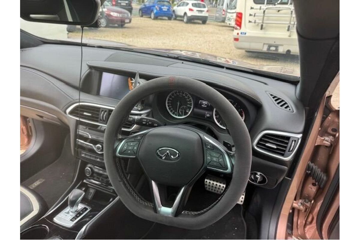 2016 INFINITI Q30 Sport Premium 2.0T H15