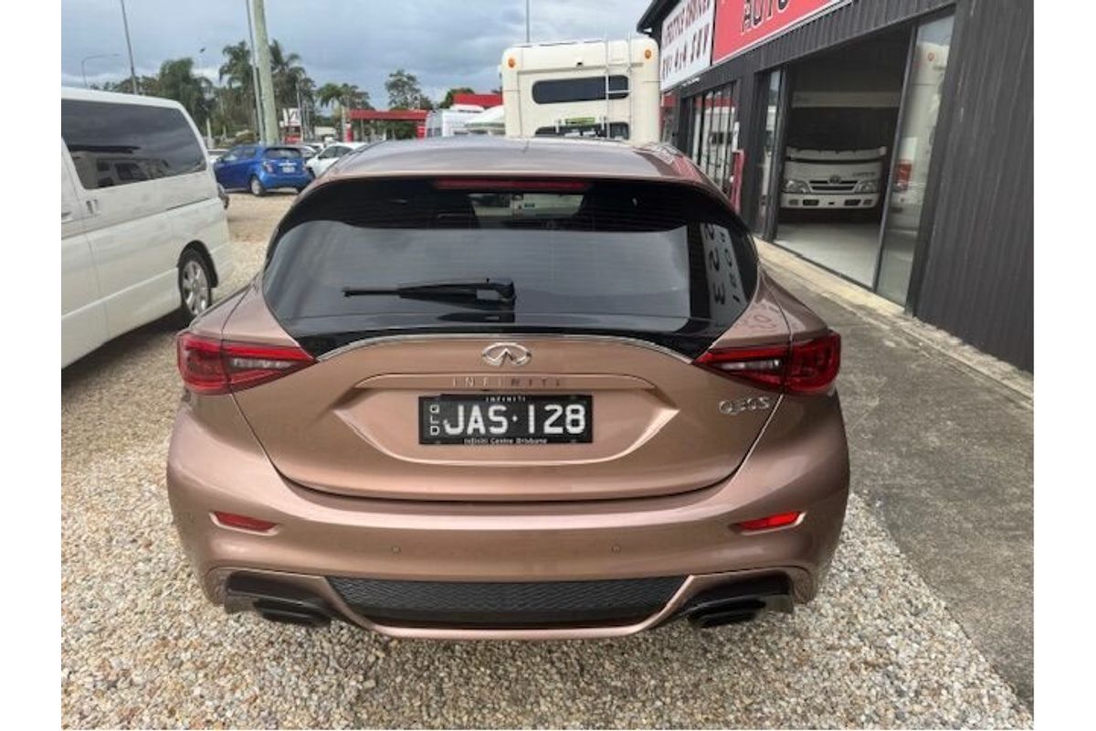 2016 INFINITI Q30 Sport Premium 2.0T H15
