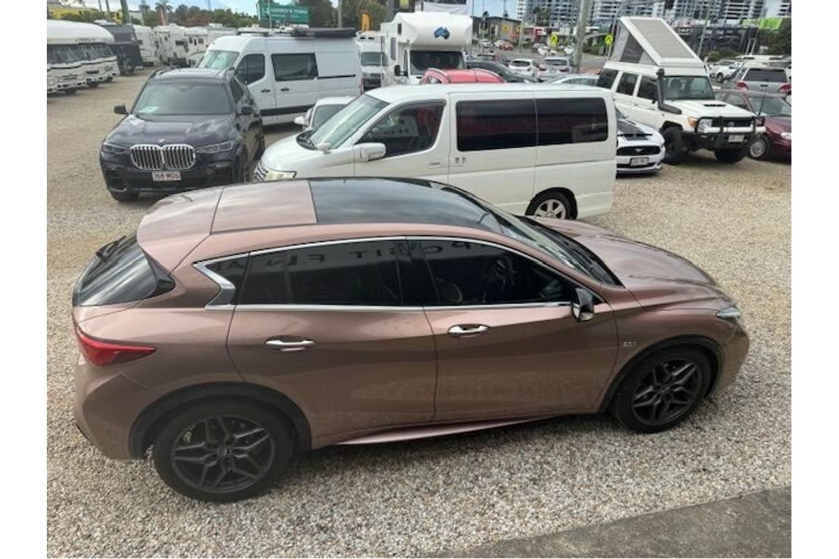2016 INFINITI Q30 Sport Premium 2.0T H15