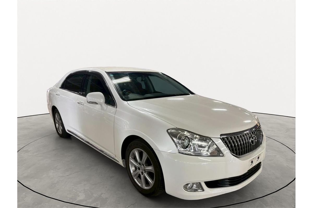 2010 Toyota Crown Majesta URS206