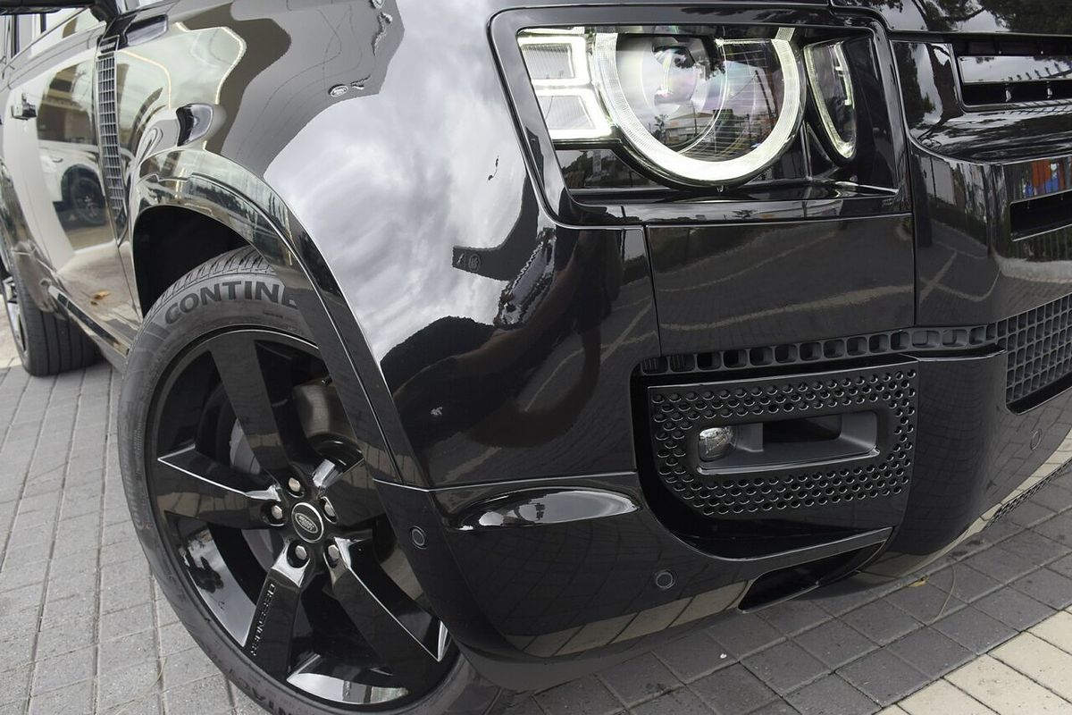 2025 Land Rover Defender 130 D350 X-Dynamic SE L663