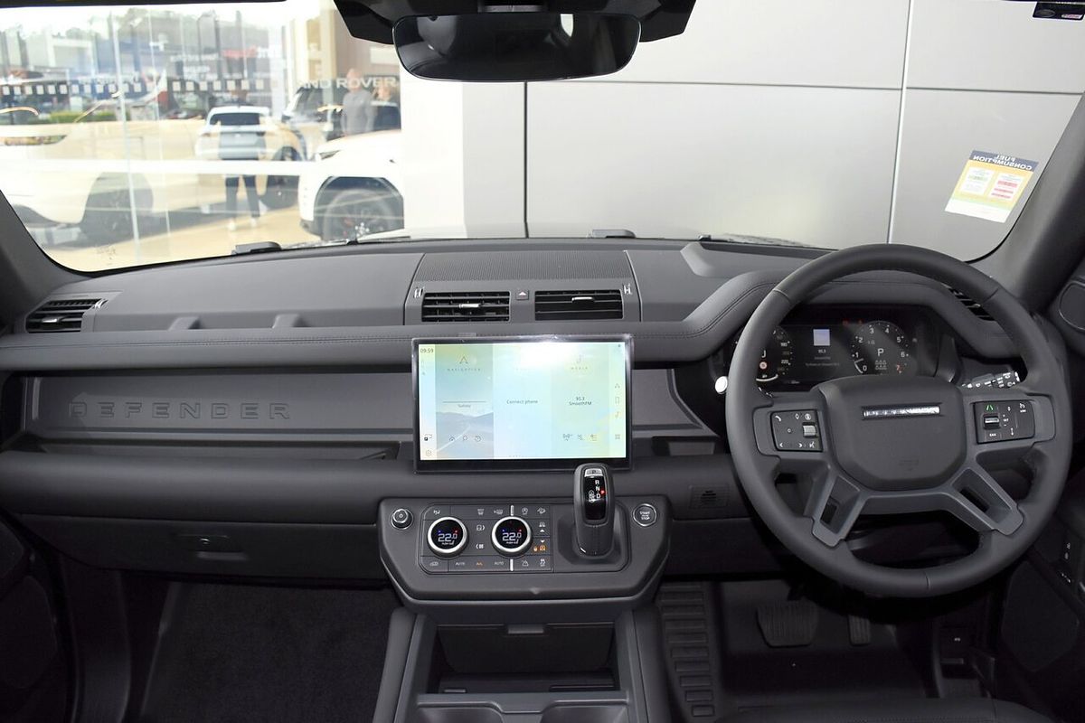 2025 Land Rover Defender 130 D350 X-Dynamic SE L663