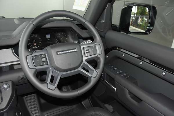 2025 Land Rover Defender 130 D350 X-Dynamic SE L663