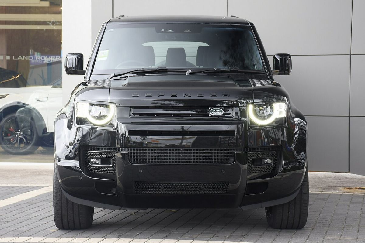 2025 Land Rover Defender 130 D350 X-Dynamic SE L663