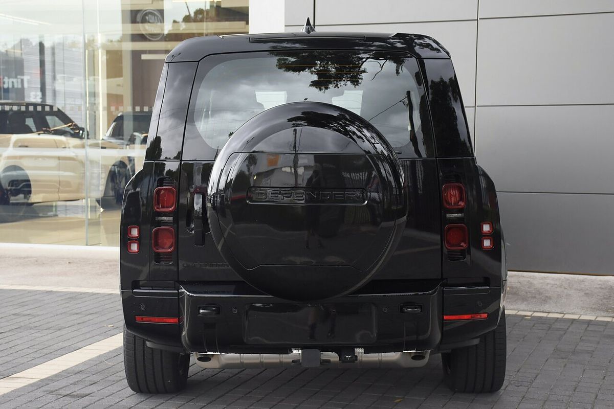 2025 Land Rover Defender 130 D350 X-Dynamic SE L663