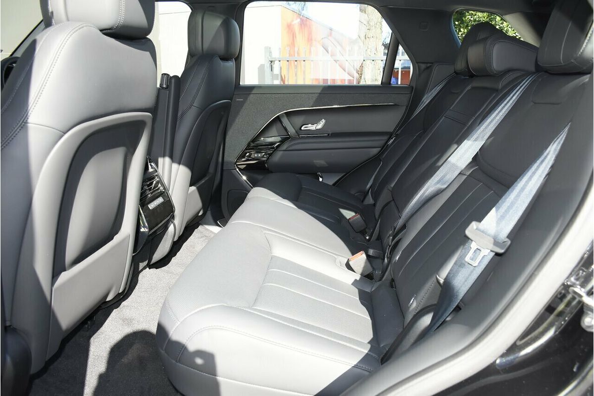 2025 Land Rover Range Rover Sport D300 Dynamic SE L461