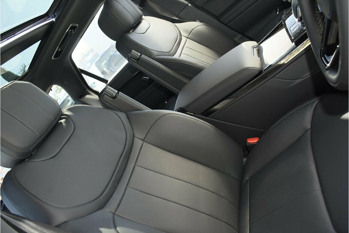2025 Land Rover Range Rover Sport D300 Dynamic SE L461