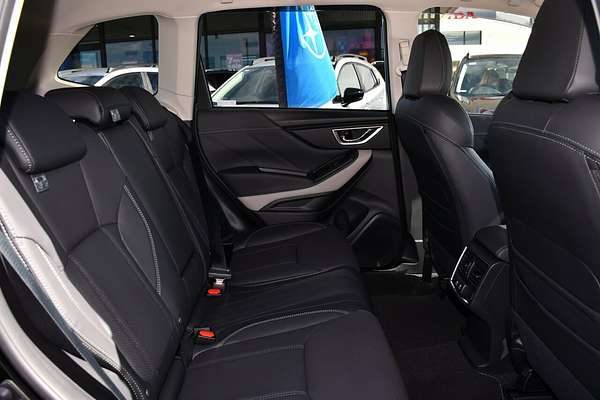 2024 Subaru Forester 2.5i Luxury Special Edition S5