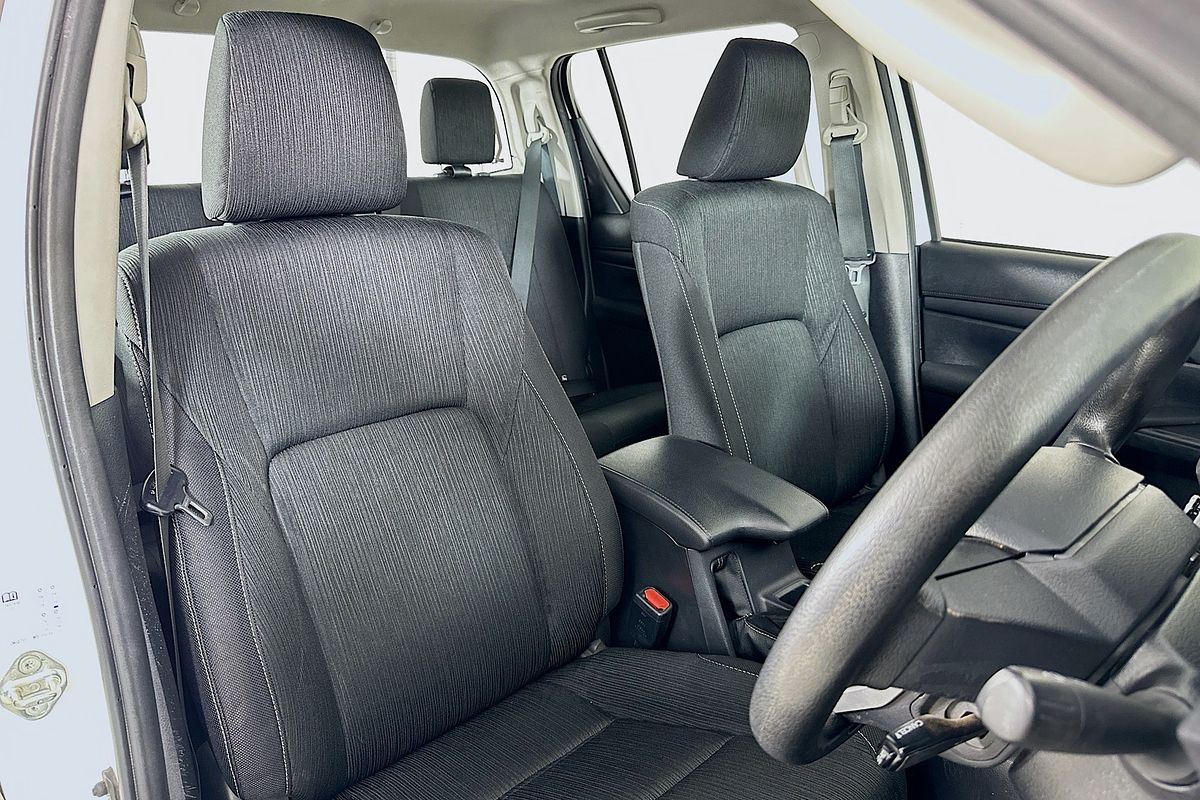 2023 Toyota HILUX SR (4x4) GUN126R 4X4