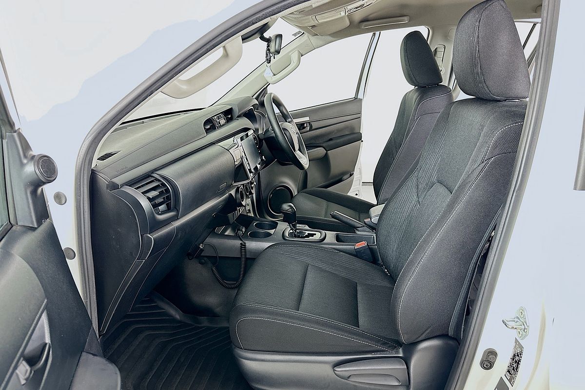 2023 Toyota HILUX SR (4x4) GUN126R 4X4