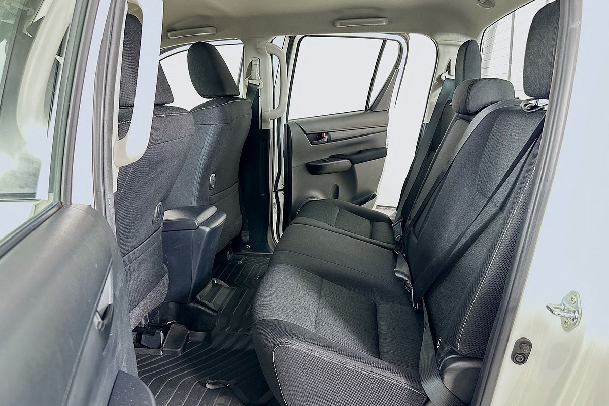 2023 Toyota HILUX SR (4x4) GUN126R 4X4