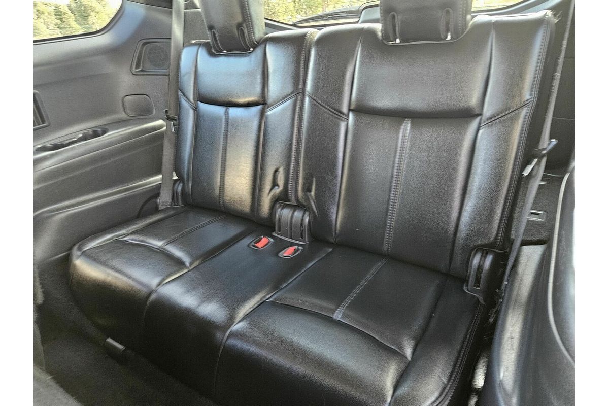 2015 Nissan Pathfinder ST-L (4x2) R52 MY15
