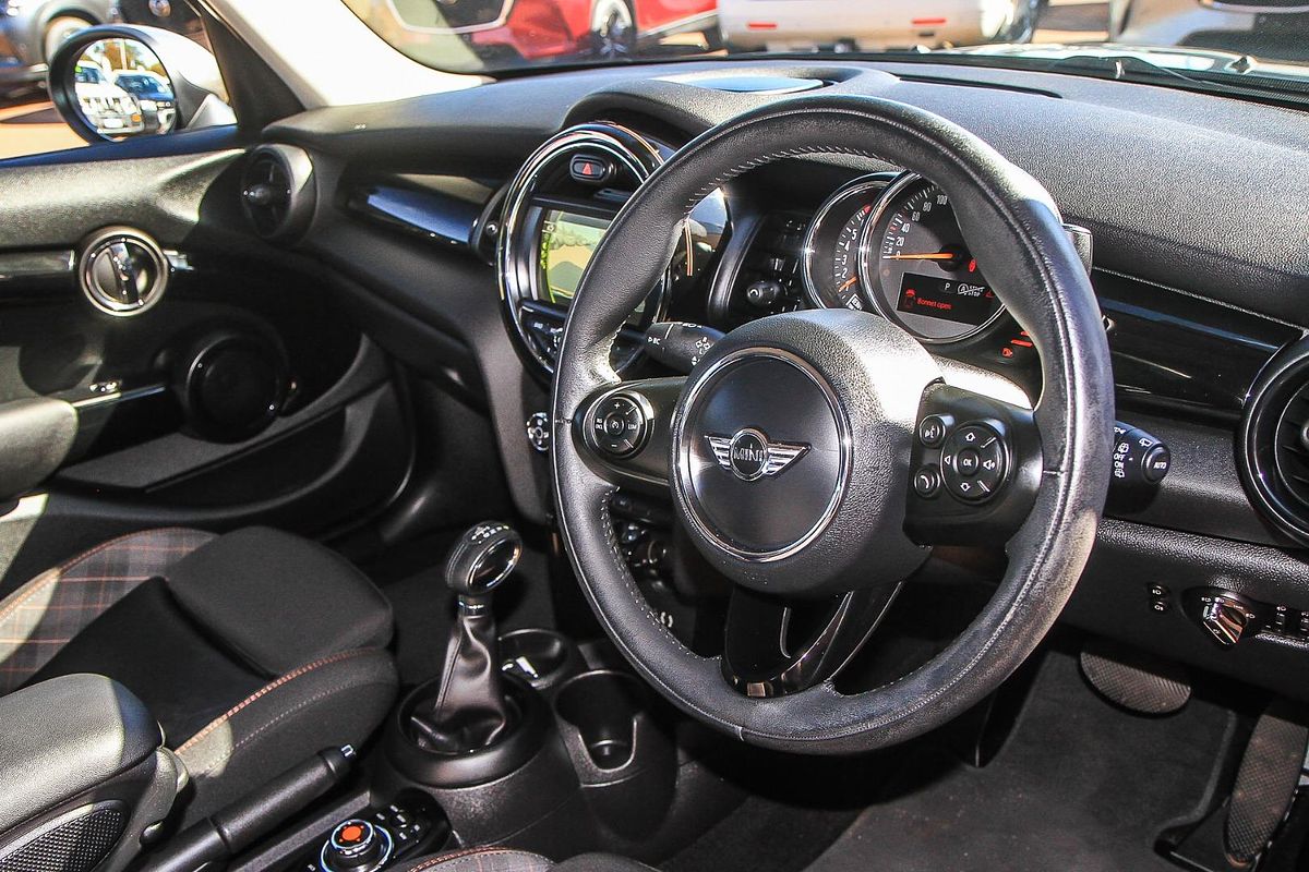 2017 MINI Hatch Cooper F55